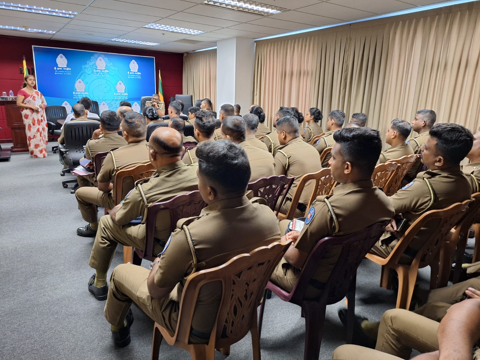 රාජ්ය නිලධාරීන් දැනුවත් කිරීමේ විශේෂ දැනුවත් කිරීමේ වැඩසටහන - බත්තරමුල්ල Image 2