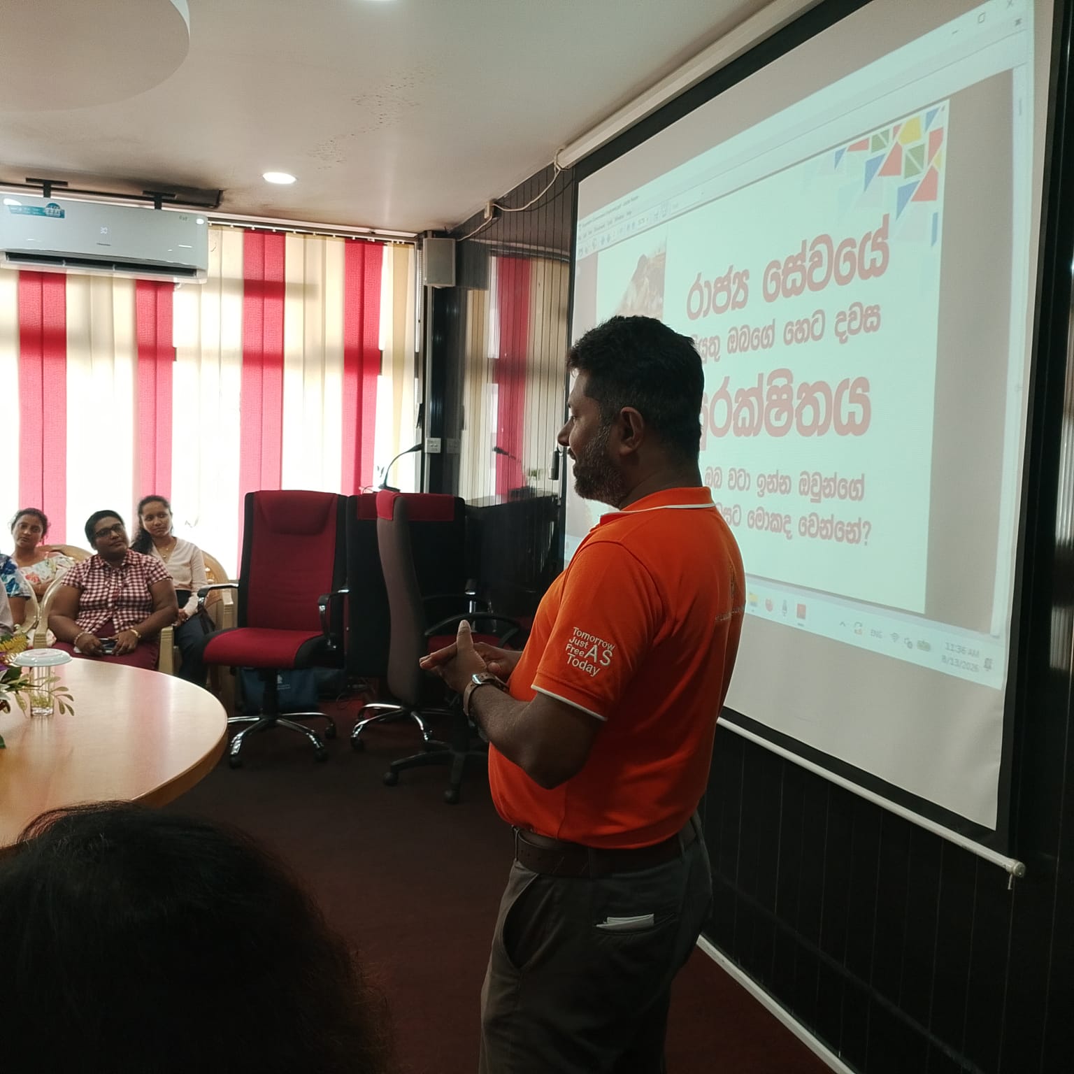 රාජ්ය නිලධාරීන් දැනුවත් කිරීමේ විශේෂ දැනුවත් කිරීමේ වැඩසටහන - බත්තරමුල්ල Image 14