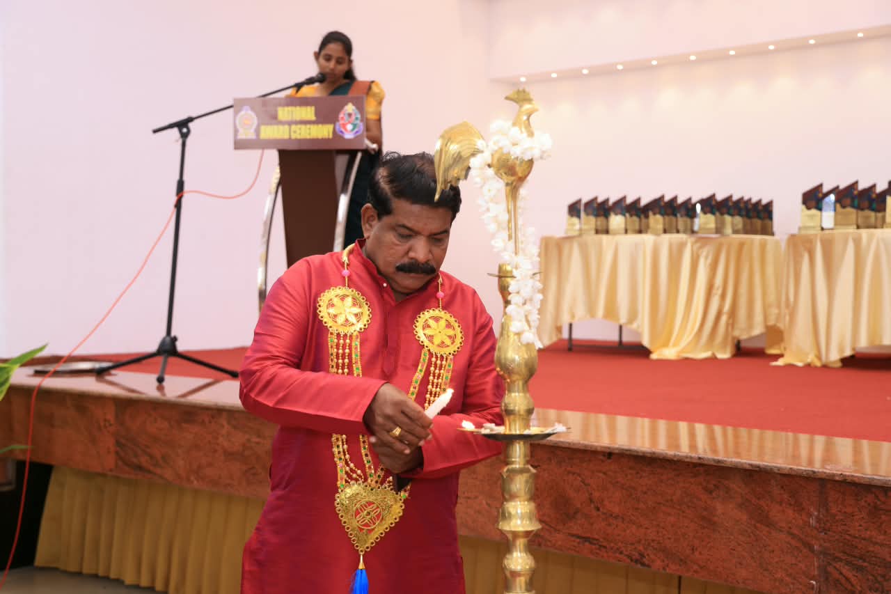 සමාජ ආරක්ෂණයට කැප වූ උතුරු පළාත් රාජ්‍ය නිලධාරීන් අගයයි!  Image 1