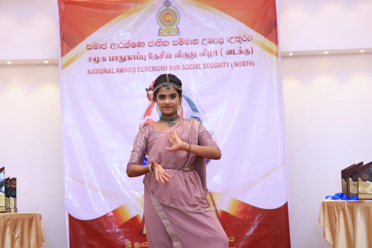 සමාජ ආරක්ෂණයට කැප වූ උතුරු පළාත් රාජ්‍ය නිලධාරීන් අගයයි!  Image 6